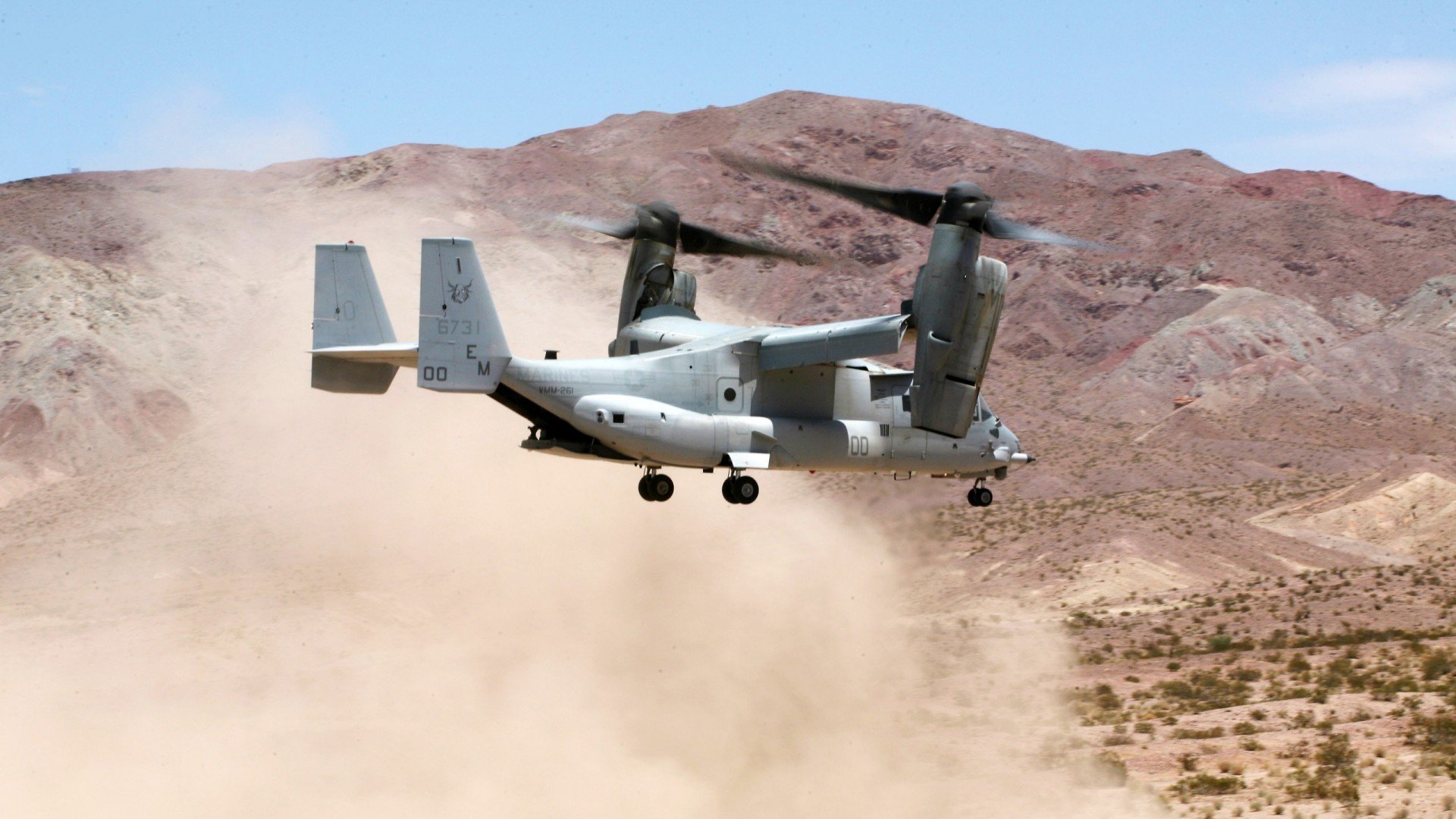 蝶泳赛后佩拉卡尼点赞陈佳速度